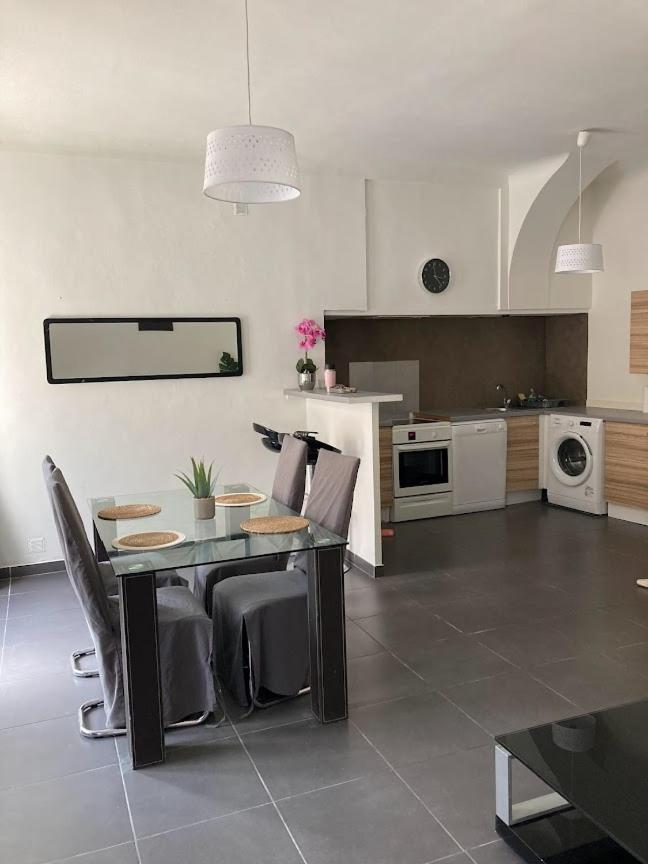 Bienvenue Chez Shiva Lägenhet Châteauneuf-du-Pape Exteriör bild